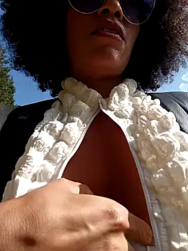 Snapshot of BlairSamy chatting on January 2025 08:28:01 PM BlairSamy online show from January 2025 08:28:01 PM