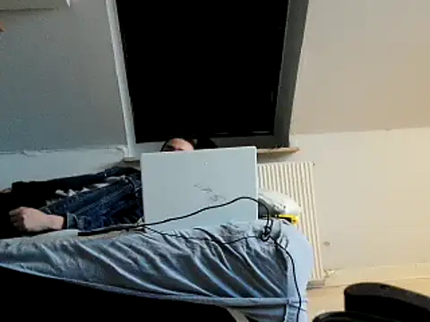 Stephanien online show from December 2024 12:03:01 PM