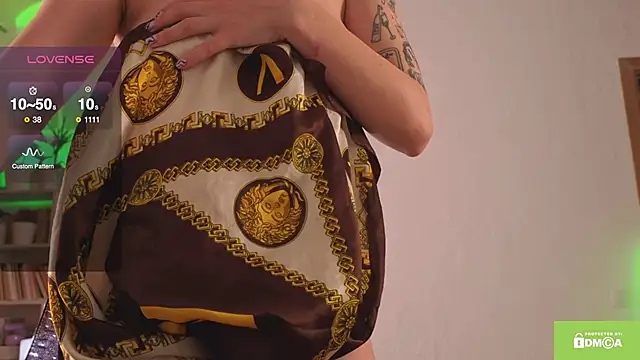 Snapshot of ginavontease chatting on November 2025 10:10:02 AM ginavontease online show from November 2025 10:10:02 AM