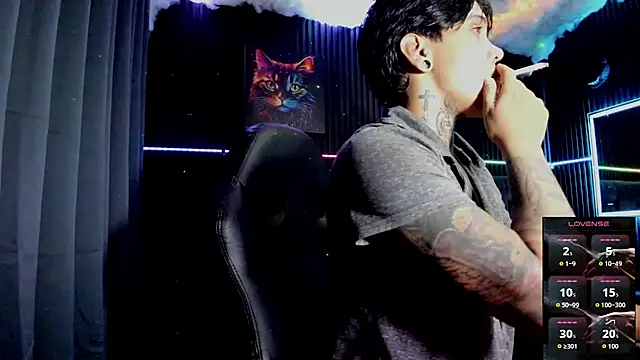 ZhoeStrong online show from November 2025 07:50:01 AM