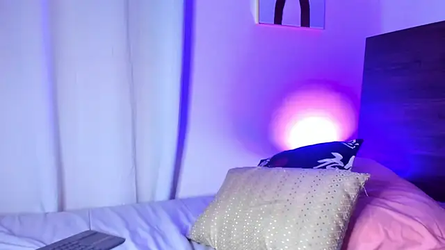 Martina Miiller online show from March 2025 04:48:01 PM