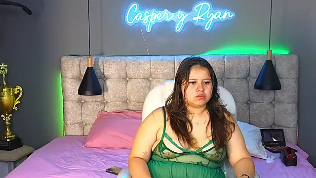 Laia and Aloby online show from January 2025 03:32:01 PM