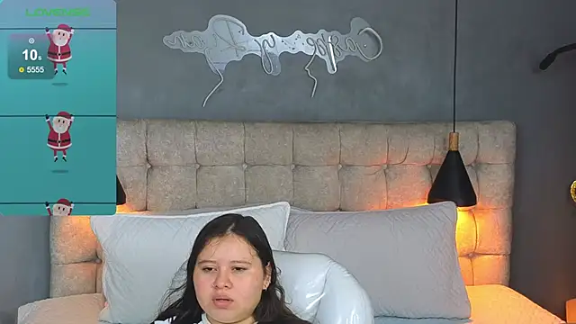 Laia and Aloby online show from December 2025 10:18:02 PM