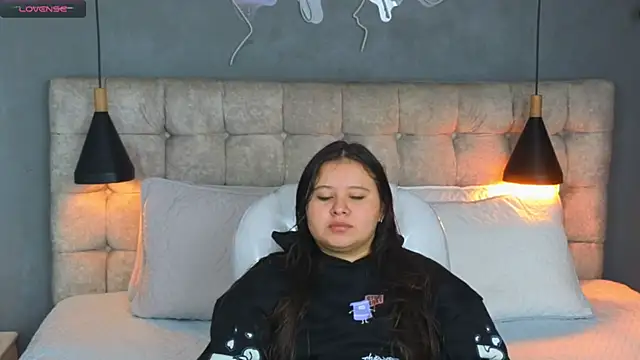 Laia and Aloby online show from January 2026 10:12:02 PM