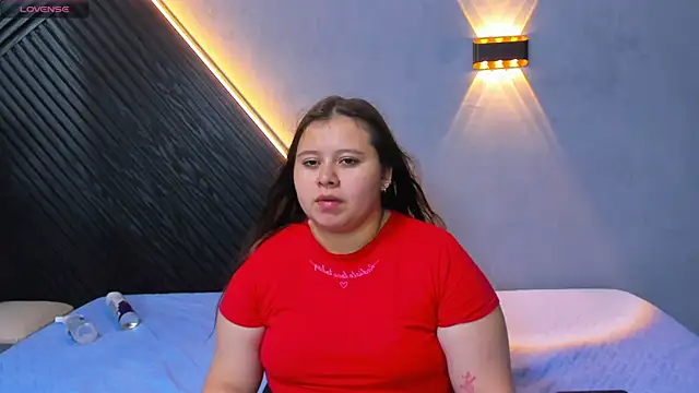 Snapshot of Laia_and_Aloby chatting on June 2026 09:52:01 PM Laia and Aloby online show from June 2026 09:52:01 PM
