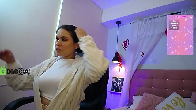 Snapshot of natasha__jackson chatting on March 2025 01:07:01 PM natasha jackson online show from March 2025 01:07:01 PM