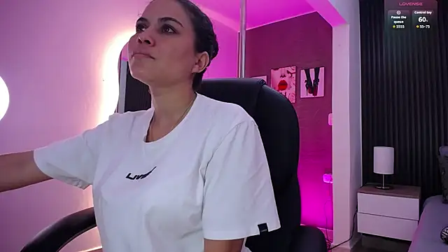 Snapshot of natasha__jackson chatting on October 2025 12:27:01 PM natasha jackson online show from October 2025 12:27:01 PM