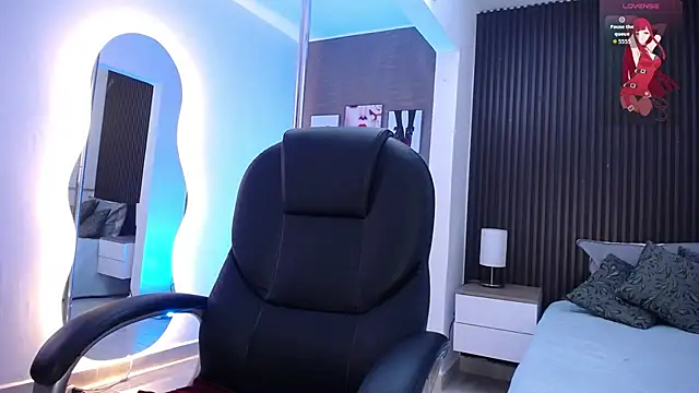 Snapshot of natasha__jackson chatting on October 2025 12:38:02 PM natasha jackson online show from October 2025 12:38:02 PM