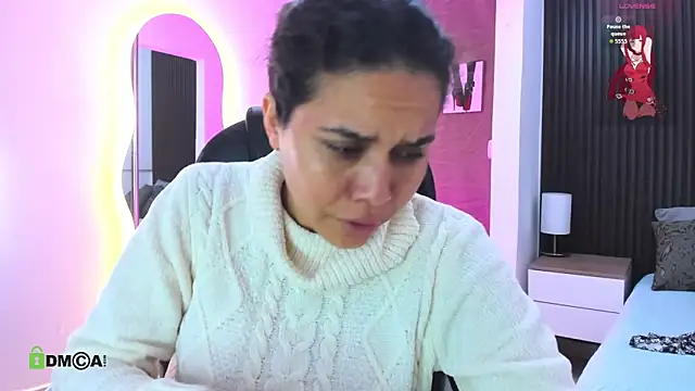 Snapshot of natasha__jackson chatting on November 2025 12:38:01 PM natasha jackson online show from November 2025 12:38:01 PM