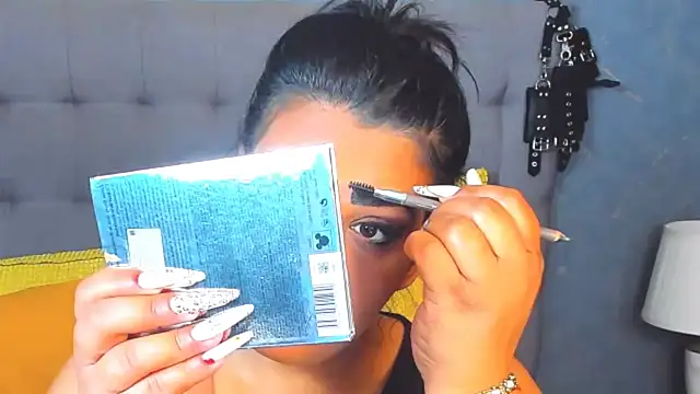 Snapshot of AmyCubes chatting on April 2026 05:08:02 AM AmyCubes online show from April 2026 05:08:02 AM