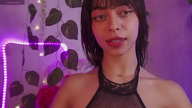 Snapshot of Kitty_arts chatting on December 2024 07:43:02 PM Kitty arts online show from December 2024 07:43:02 PM