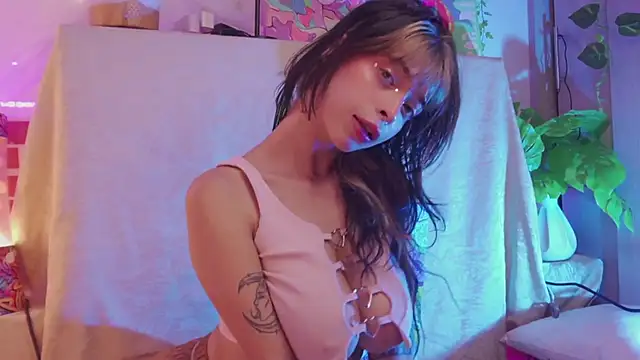 Snapshot of Kitty_arts chatting on January 2025 10:07:02 PM Kitty arts online show from January 2025 10:07:02 PM