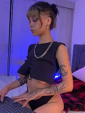 Snapshot of Kitty_arts chatting on March 2025 09:14:02 PM Kitty arts online show from March 2025 09:14:02 PM