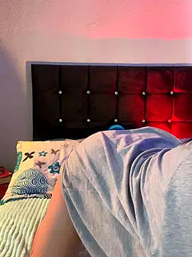 Snapshot of Kitty_arts chatting on November 2025 07:46:02 PM Kitty arts online show from November 2025 07:46:02 PM