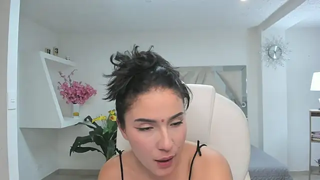 kendaall jenner  online show from February 2025 07:36:02 AM