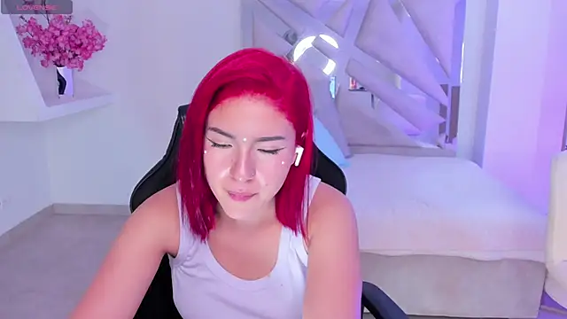 kendaall jenner  online show from February 2025 09:43:01 AM