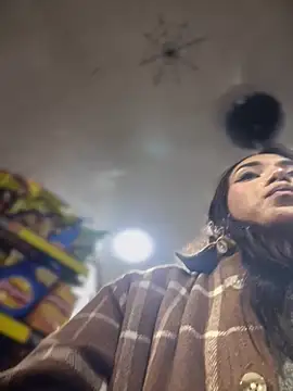 Nikol Rang   online show from October 2025 10:52:01 PM