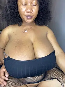 Snapshot of MayaPassion chatting on November 2025 05:33:02 PM MayaPassion online show from November 2025 05:33:02 PM