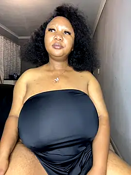 Snapshot of MayaPassion chatting on November 2025 07:25:01 PM MayaPassion online show from November 2025 07:25:01 PM