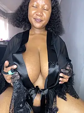 Snapshot of MayaPassion chatting on December 2025 01:09:02 PM MayaPassion online show from December 2025 01:09:02 PM