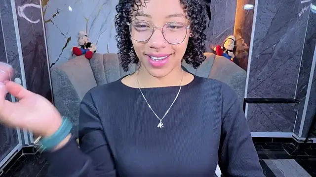 Violeth b online show from April 2026 01:00:02 PM