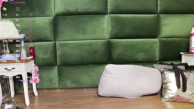 SelenSummer online show from October 2025 06:59:01 PM