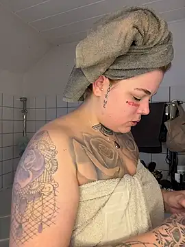 Snapshot of elina_may chatting on January 2026 08:08:02 AM elina may online show from January 2026 08:08:02 AM