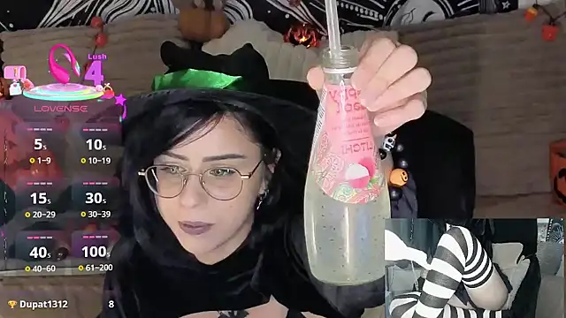 Snapshot of LisandreLaVenale chatting on October 2025 10:19:01 PM LisandreLaVenale online show from October 2025 10:19:01 PM