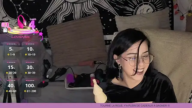 Snapshot of LisandreLaVenale chatting on November 2025 09:46:02 PM LisandreLaVenale online show from November 2025 09:46:02 PM