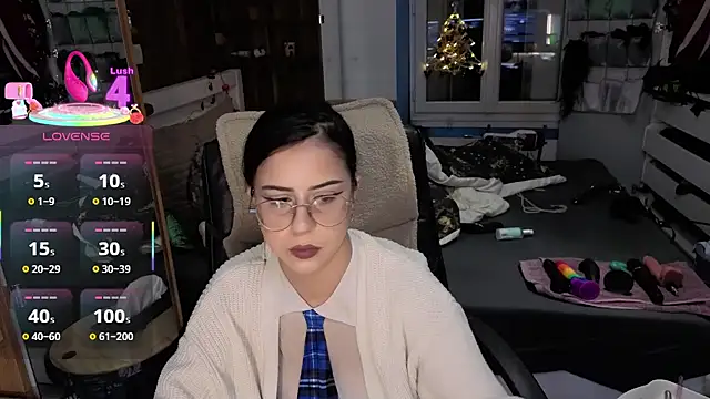 Snapshot of LisandreLaVenale chatting on December 2025 09:45:02 PM LisandreLaVenale online show from December 2025 09:45:02 PM