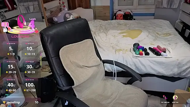 Snapshot of LisandreLaVenale chatting on December 2025 09:52:01 PM LisandreLaVenale online show from December 2025 09:52:01 PM