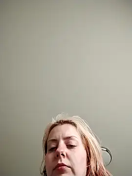 Snapshot of SkarlettRose96 chatting on February 2026 06:24:02 PM SkarlettRose96 online show from February 2026 06:24:02 PM