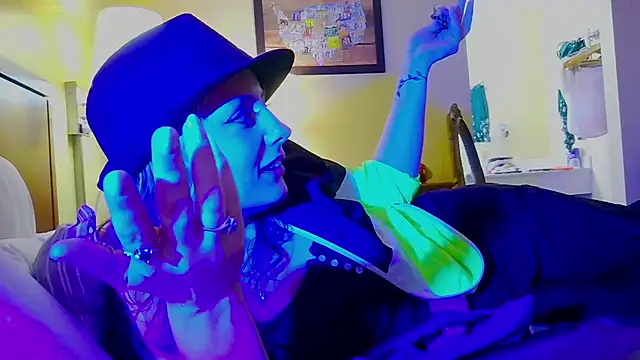 Snapshot of SkarlettRose96 chatting on March 2026 05:33:02 AM SkarlettRose96 online show from March 2026 05:33:02 AM