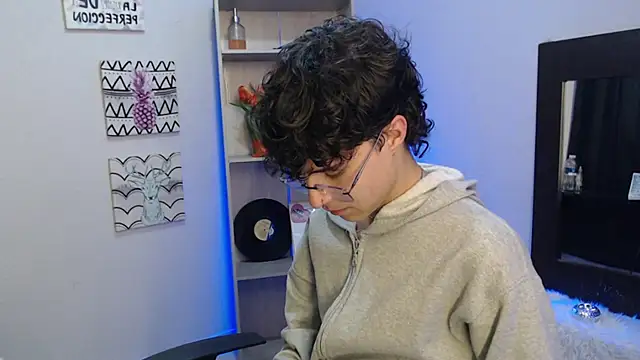 Jeam hot online show from January 2025 10:35:01 PM