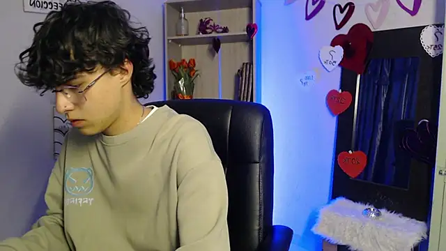 Jeam hot online show from February 2025 09:15:01 PM