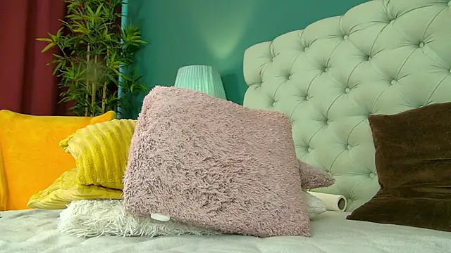 Snapshot of Foxxxy_MILF chatting on March 2025 08:18:02 AM Foxxxy MILF online show from March 2025 08:18:02 AM