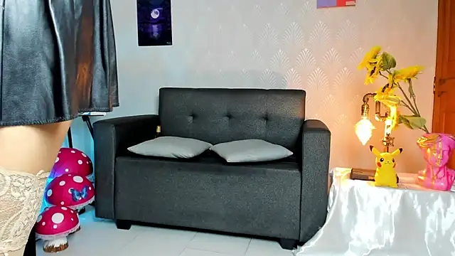 Snapshot of Alaia_Love77 chatting on May 2026 09:21:01 PM Alaia Love77 online show from May 2026 09:21:01 PM