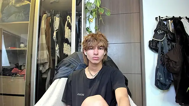 Snapshot of santy-kitty chatting on February 2025 04:20:01 AM santy-kitty online show from February 2025 04:20:01 AM