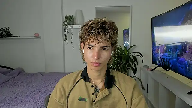 Snapshot of santy-kitty chatting on September 2025 11:41:02 PM santy-kitty online show from September 2025 11:41:02 PM