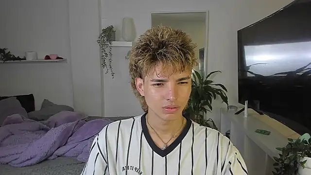 Snapshot of santy-kitty chatting on October 2025 01:09:02 AM santy-kitty online show from October 2025 01:09:02 AM