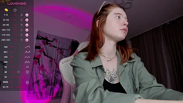 Snapshot of ScarletRos3 chatting on February 2025 05:13:02 PM ScarletRos3 online show from February 2025 05:13:02 PM