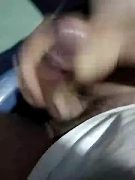 Snapshot of lm279 chatting on December 2024 08:03:02 PM lm279 online show from December 2024 08:03:02 PM