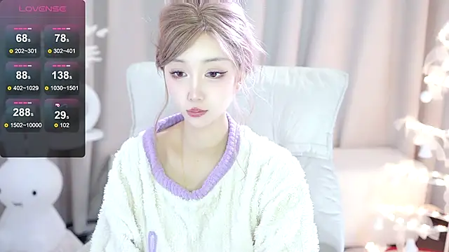 Snapshot of UUKiss_ chatting on February 2025 10:07:02 AM UUKiss online show from February 2025 10:07:02 AM