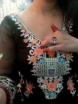 Snapshot of Mahi_Baby25 chatting on November 2025 04:56:01 AM Mahi Baby25 online show from November 2025 04:56:01 AM