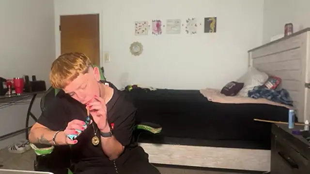 Snapshot of twentywithafelonyy chatting on November 2025 07:52:01 AM twentywithafelonyy online show from November 2025 07:52:01 AM