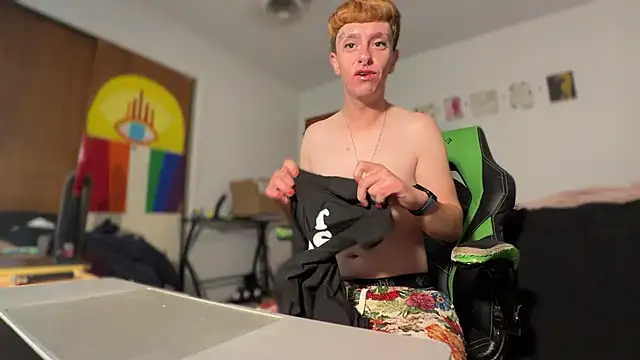 Snapshot of twentywithafelonyy chatting on December 2025 03:10:01 PM twentywithafelonyy online show from December 2025 03:10:01 PM