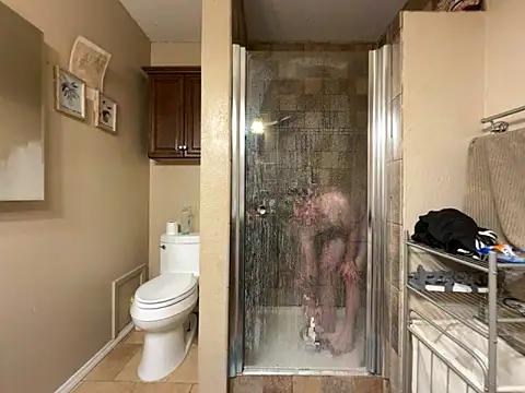 Snapshot of twentywithafelonyy chatting on December 2025 06:52:01 AM twentywithafelonyy online show from December 2025 06:52:01 AM