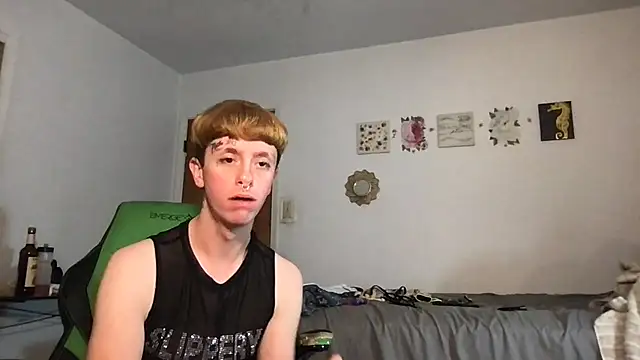 Snapshot of twentywithafelonyy chatting on December 2025 06:47:02 PM twentywithafelonyy online show from December 2025 06:47:02 PM