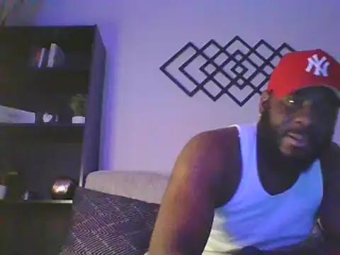 Snapshot of Stayinalive1992 chatting on December 2024 07:10:01 AM Stayinalive1992 online show from December 2024 07:10:01 AM