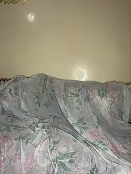 Snapshot of Layla-daloua chatting on December 2024 01:32:02 AM Layla-daloua online show from December 2024 01:32:02 AM